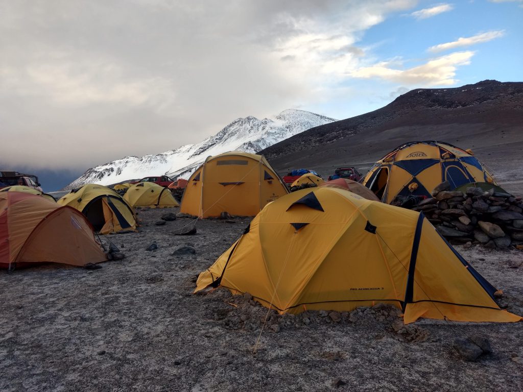 ojos del salado base camp